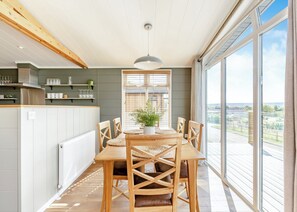 Luokittelematon kuva, 5 kautta 18, painike