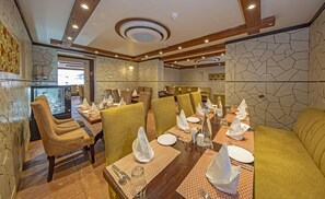 Dining - Apple Orchard Resort & Spa (Srinagar)