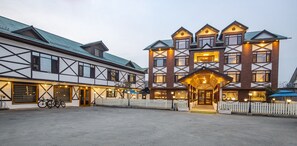 Exterior - Apple Orchard Resort & Spa (Srinagar)