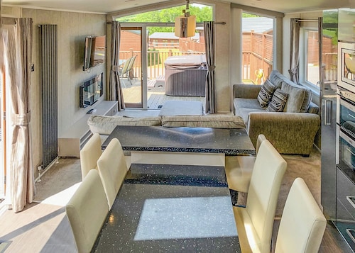 Superior Holiday Home 4