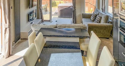 Superior Holiday Home 4
