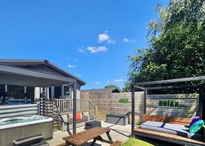 Terrace/patio - Spa Radiance (EV charger) (Raywell, Beverley)