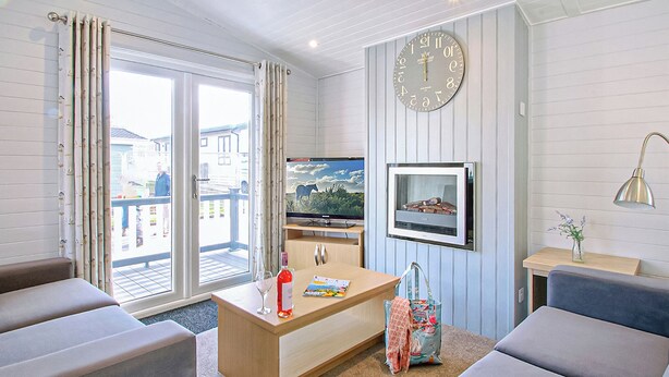 Living area - 3 bedroom accommodation in Milford-on-Sea, Nr Lymington (Milford-on-Sea, Nr Lymington)