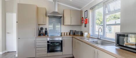 Fridge, oven, stovetop, toaster