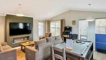 Billiard, Living Room