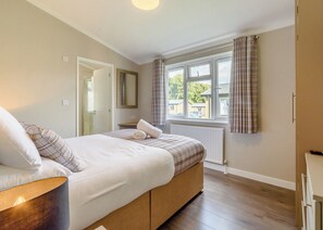 3 bedrooms, free WiFi - Spa Jubilation (Pet Garden) (Raywell, Beverley)