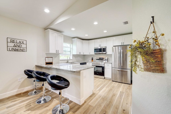 Kitchen | Breakfast Bar | Basic Cooking Essentials