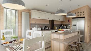 Réfrigérateur, four, plaque de cuisson, grille-pain