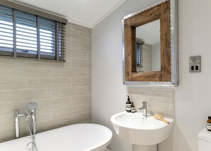 Unclassified image, 5 of 10, button