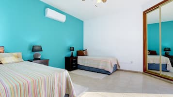 2 bedrooms, desk, free WiFi, bed sheets