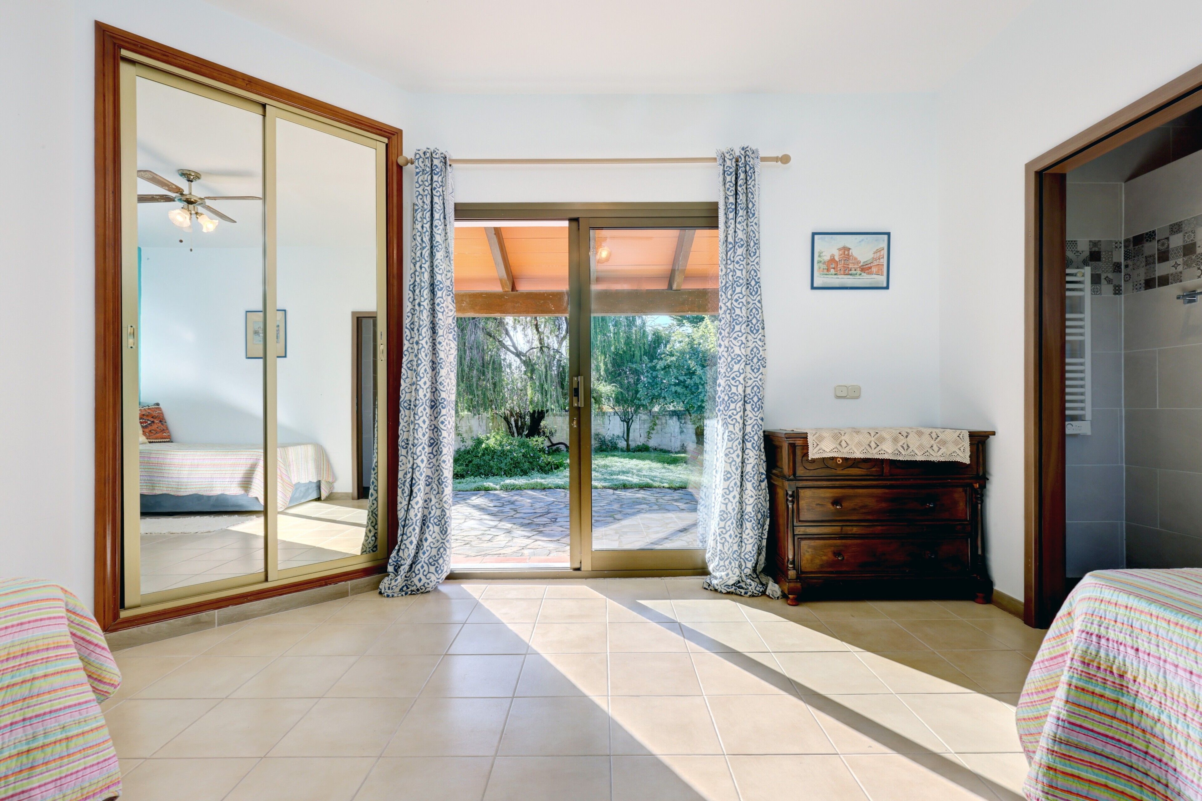 2 habitaciones, escritorio, wifi gratis y ropa de cama 