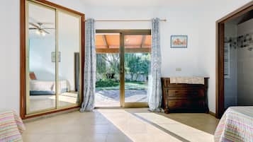 2 habitaciones, escritorio, wifi gratis y ropa de cama