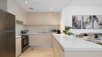 Comfort Apartment | Private kitchen | Fridge, microwave, oven, coffee/tea maker