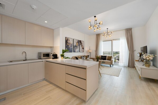 Refrigerador, microondas, horno, cafetera/tetera