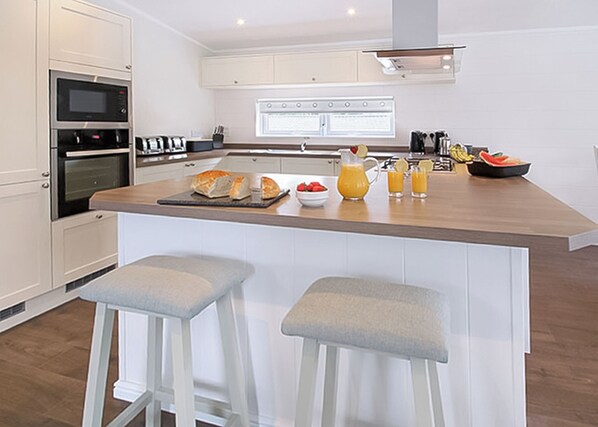 Refrigerador, horno, placa de cocina, tostadora