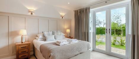 4 bedrooms, free WiFi