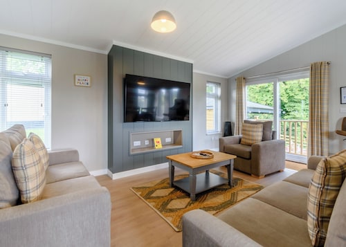 3 bedroom accommodation in Raywell, Beverley