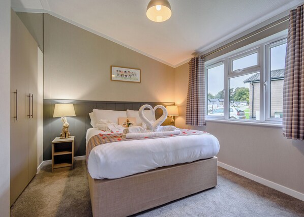 3 bedrooms, free WiFi - 3 bedroom accommodation in Raywell, Beverley (Raywell, Beverley)