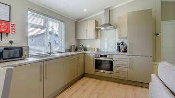 Fridge, oven, stovetop, toaster