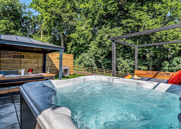 Bain à remous extérieur