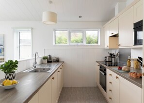 Fridge, oven, stovetop, toaster