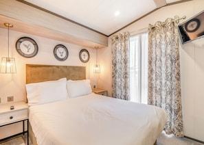 2 bedrooms, free Internet