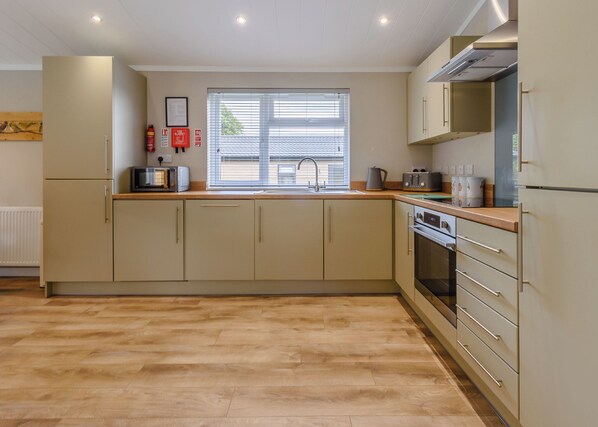Fridge, oven, stovetop, toaster