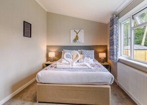 2 bedrooms - Upgraded for 2025 – Now with Air Hockey/Pool/Table Tennis Combo and Dartboard. (Raywell, Beverley)