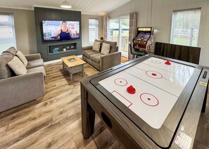 Game room - Upgraded for 2025 – Now with Air Hockey/Pool/Table Tennis Combo and Dartboard. (Raywell, Beverley)