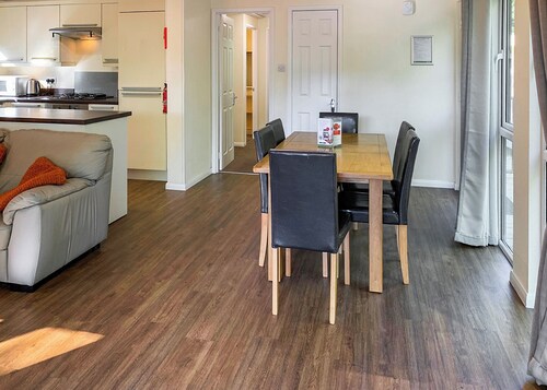 3 bedroom accommodation in Albury, Guildford