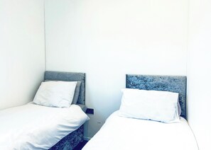 Unclassified image, 5 of 9, button