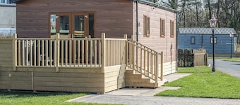 2 bedroom accommodation in Kilwinning