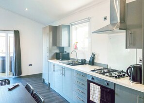 Fridge, oven, stovetop, toaster