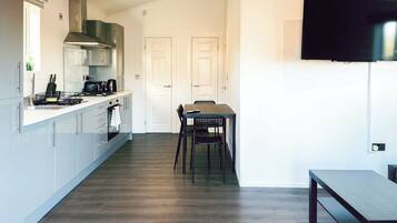 Fridge, oven, stovetop, toaster