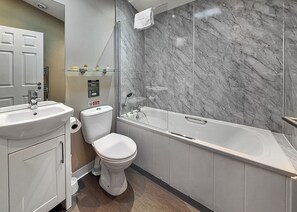 Bathroom - 2 bedroom accommodation in Raywell, Beverley (Raywell, Beverley)