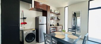 a 3 cuadras del malecon/alberca by Gpsrentas