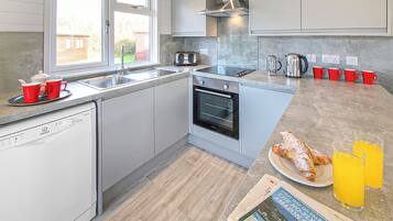 Fridge, oven, stovetop, toaster