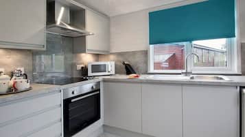 Fridge, oven, stovetop, toaster