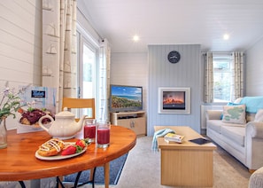 Living area - 1 bedroom accommodation in Milford-on-Sea, Nr Lymington (Milford-on-Sea, Nr Lymington)