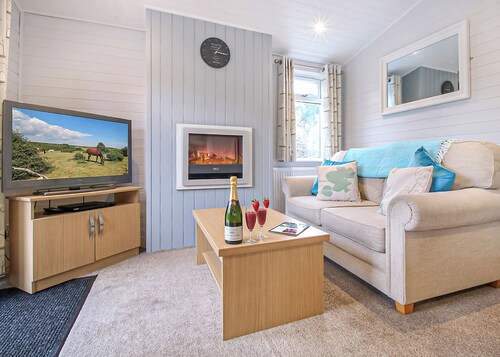 1 bedroom accommodation in Milford-on-Sea, Nr Lymington