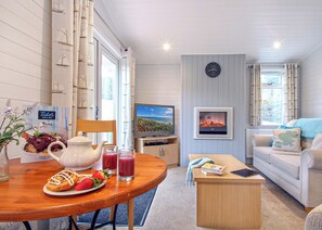 Living area - 1 bedroom accommodation in Milford-on-Sea, Nr Lymington (Milford-on-Sea, Nr Lymington)