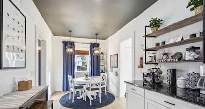 Cottage on Main in Lansdale! Perfect for family, work, shopping, relaxing.