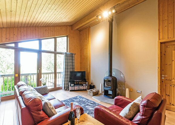TV - 1 bedroom accommodation in Harrogate (Harrogate)