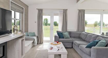 Elite Plus Spa Lodge 3