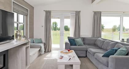 Elite Plus Spa Lodge 3
