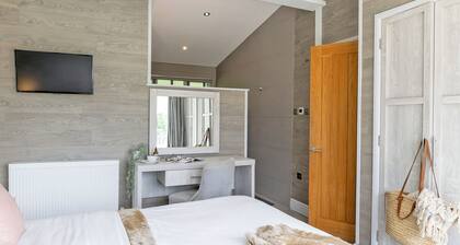 Elite Plus Spa Lodge 3