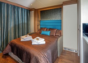 1 bedroom - Looking for a unique retreat on the coast. (Annan, Dumfries & Galloway)