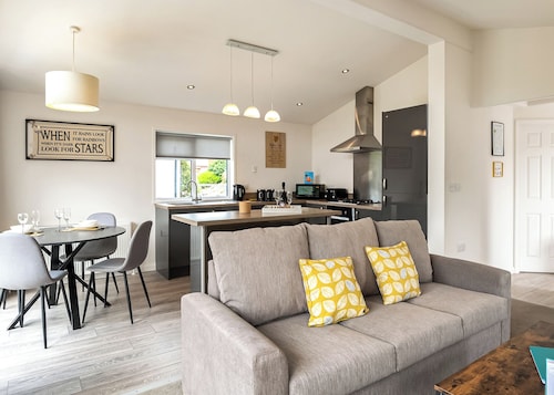 1 bedroom accommodation in Raywell, Beverley