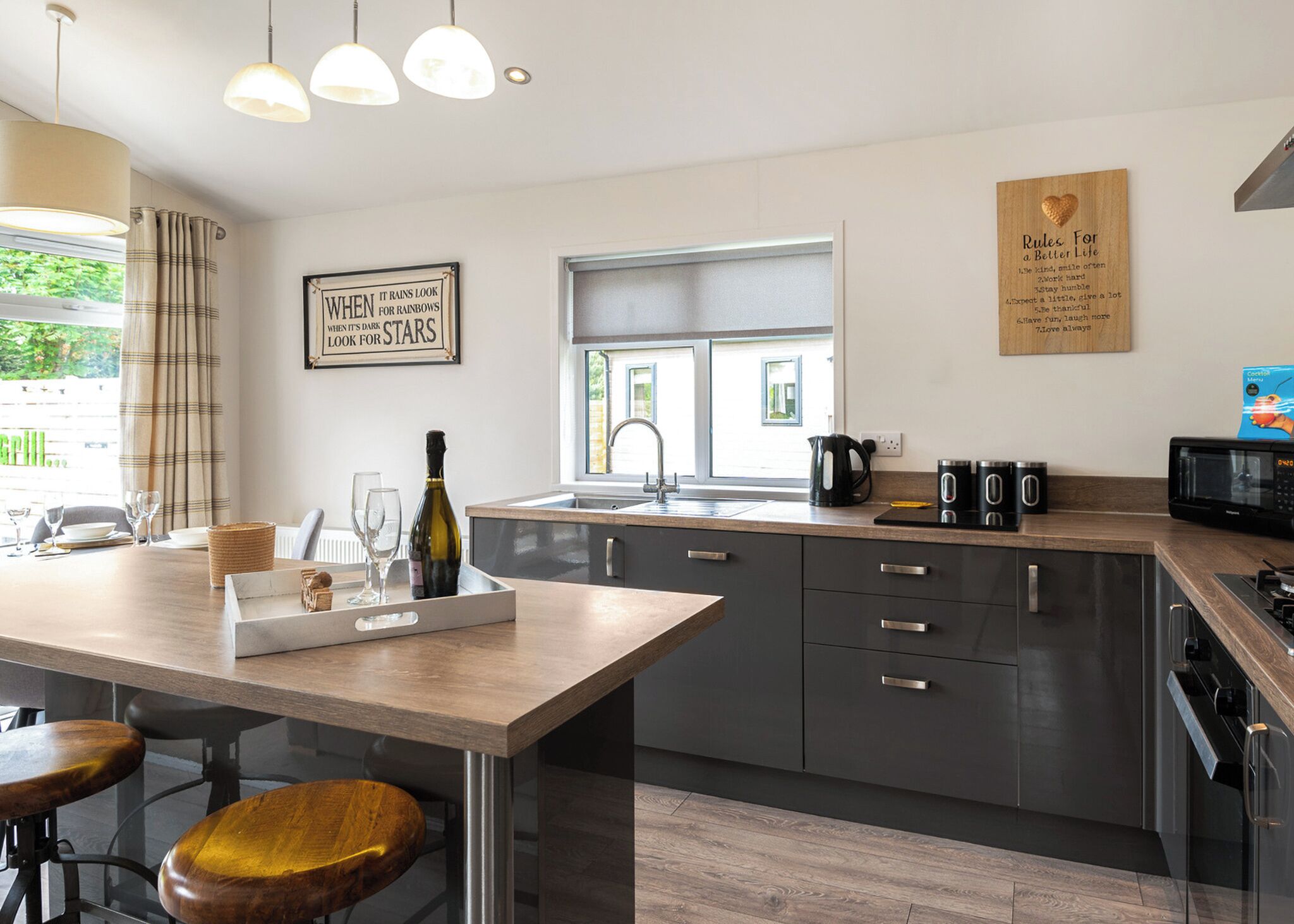 Fridge, oven, stovetop, toaster