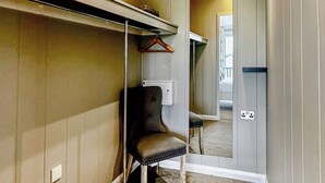 Unclassified image, 3 of 15, button - 2 bedroom accommodation in Raywell, Beverley (Raywell, Beverley)